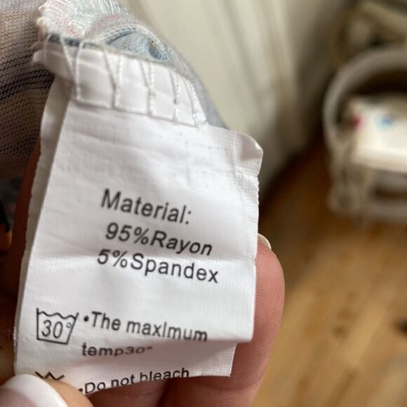 Cute print knit dress with pockets, size medium. - Picture 6 of 6